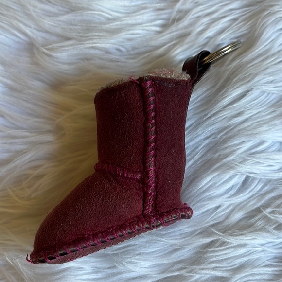 Vintage Ugg Boot Keychain - Picture 2 of 12
